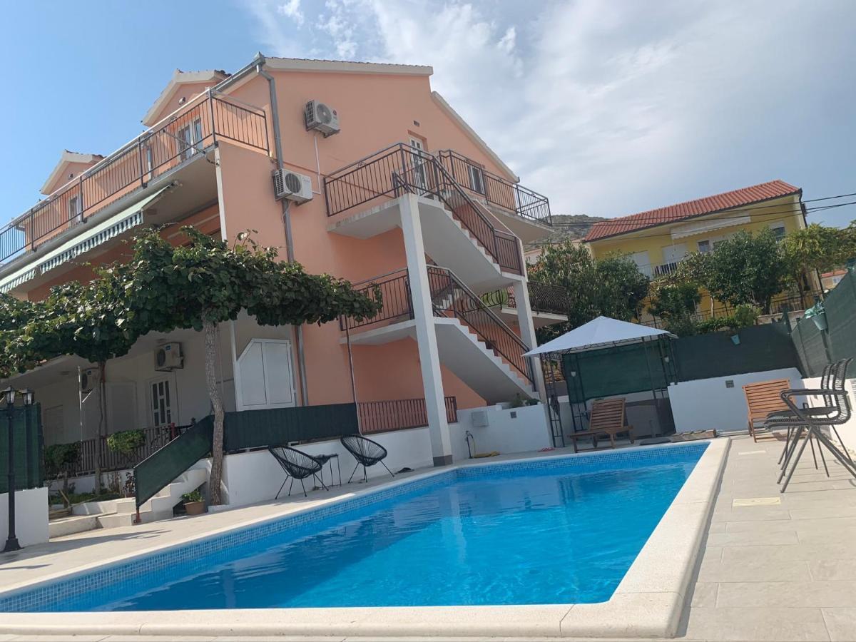 Apartments Villa Bella Vista Seget Trogir Bagian luar foto