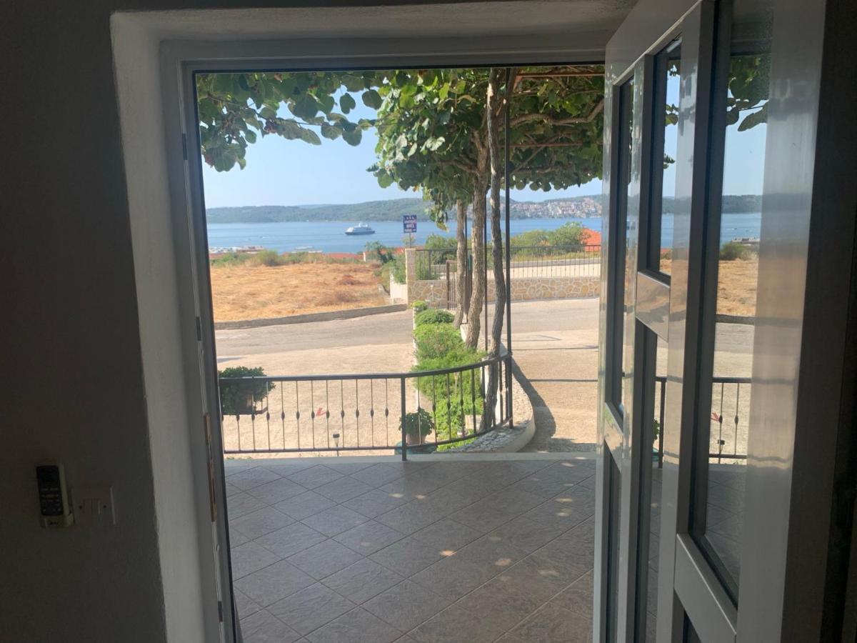 Apartments Villa Bella Vista Seget Trogir Bagian luar foto