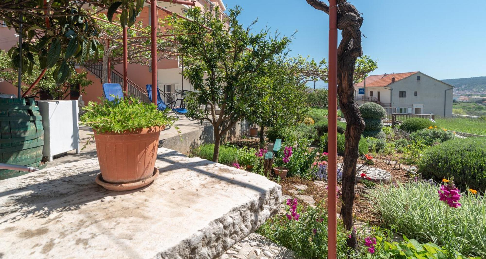 Apartments Villa Bella Vista Seget Trogir Bagian luar foto