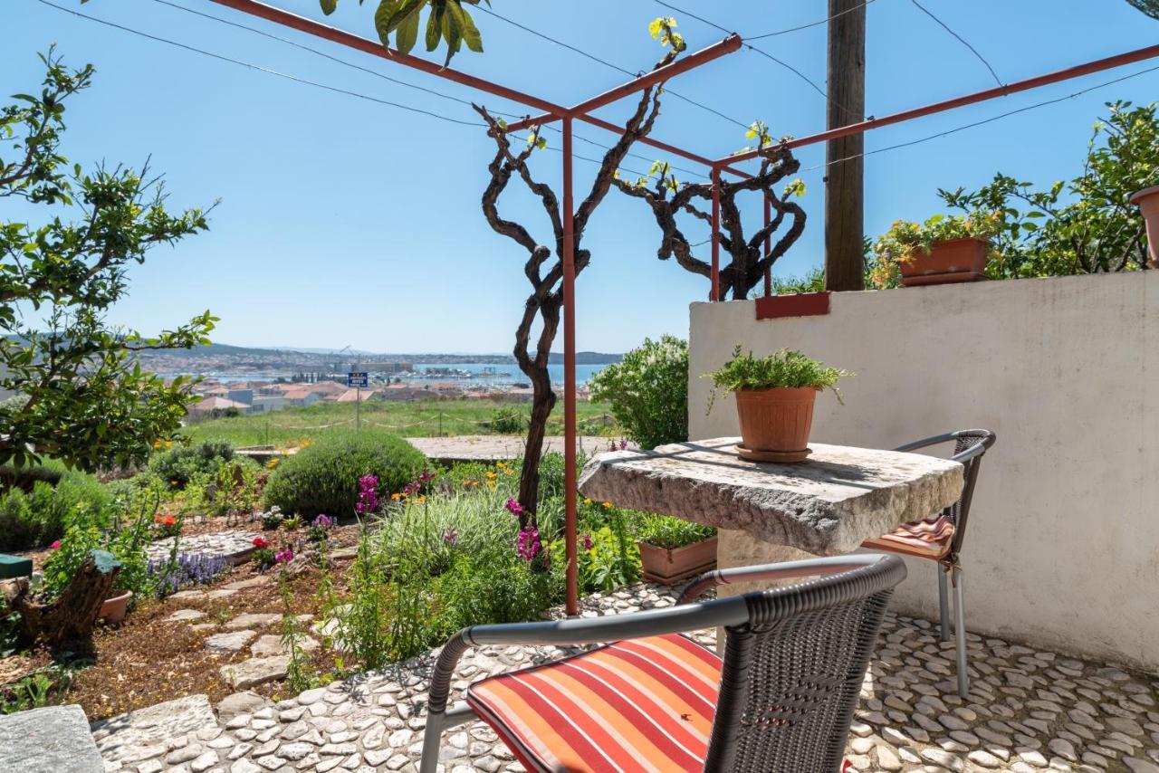 Apartments Villa Bella Vista Seget Trogir Bagian luar foto